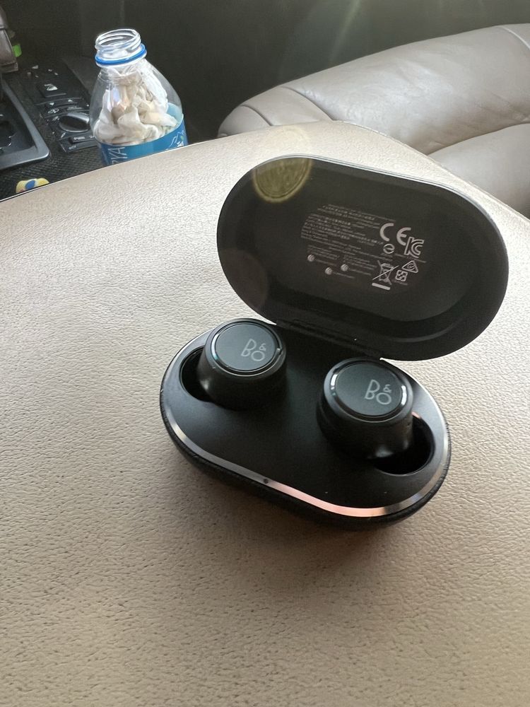 Bang & Olufsen BeoplayE8 3 generation