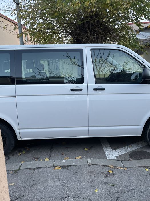 Dezmembrez VW transporter T5 2.0 TDI an 2013