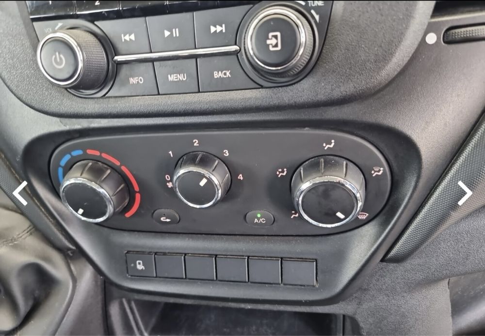 Iveco basculabil 6 Locuri