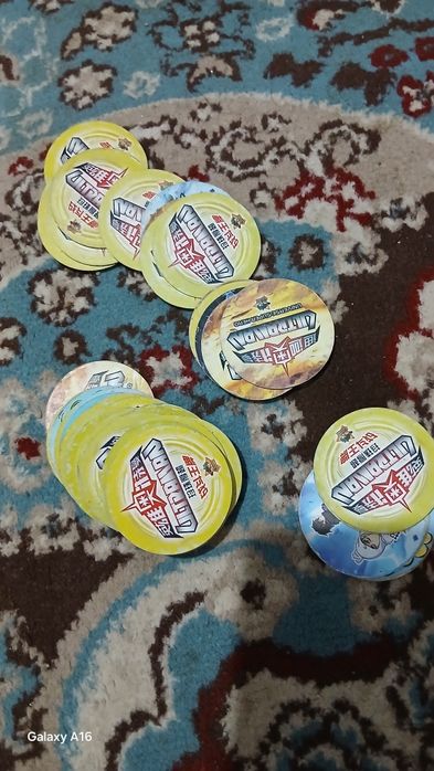 Продаются фишка пластик по 20 тенге а обычный по 10тг