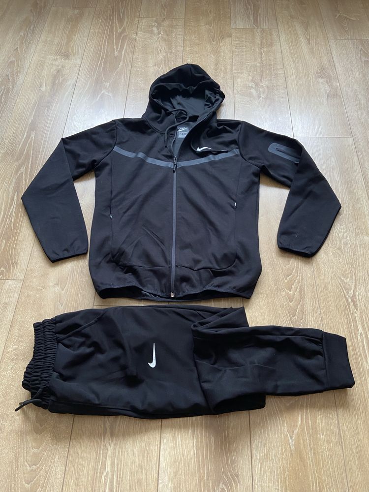 Trening Tech Fleece Nike marimea S,M,L,XL,XXL