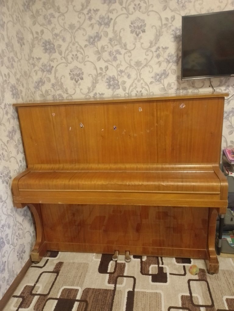 Пианино Аккорд в хорошим состоянии