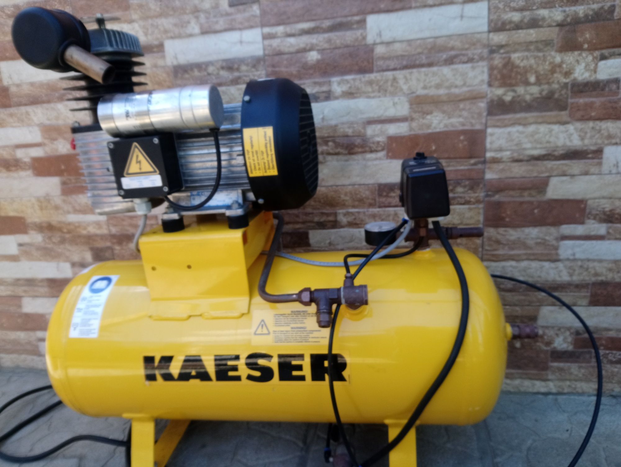 Kaeser kcc300-40 175L/min 8bar 220VМаслен Компресор Мод. 2018