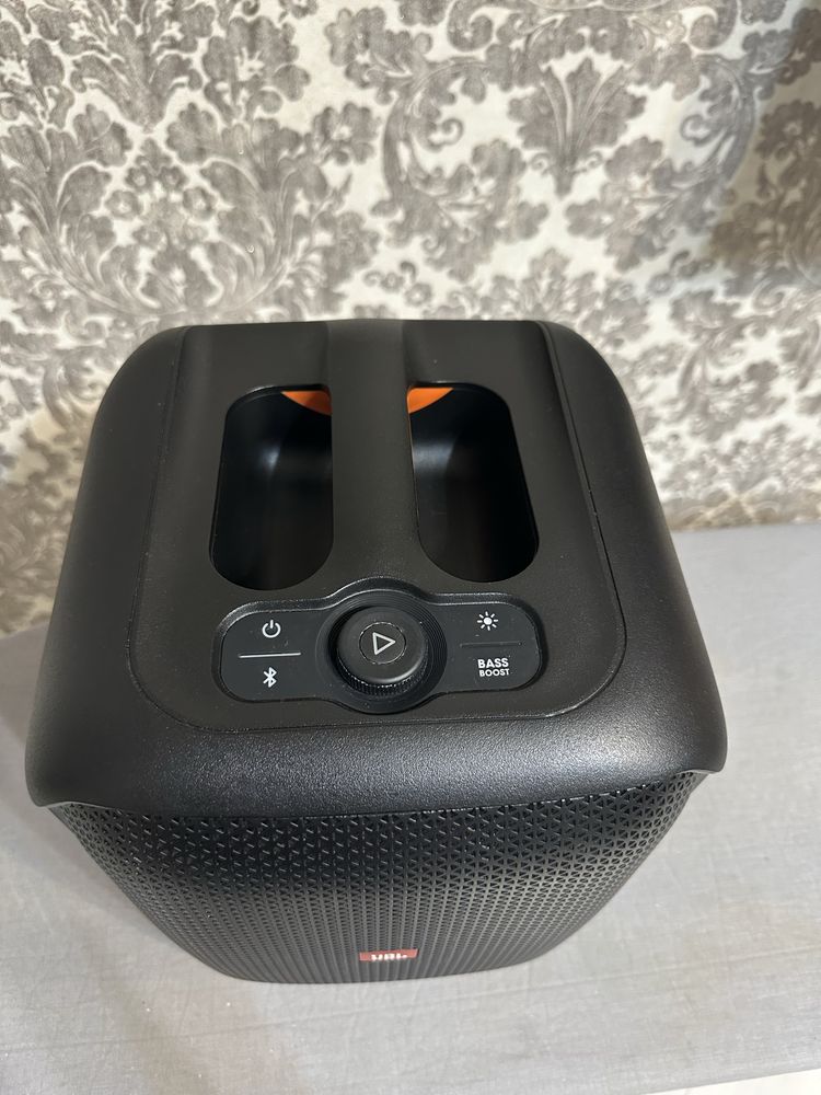 Продам колонку JBL