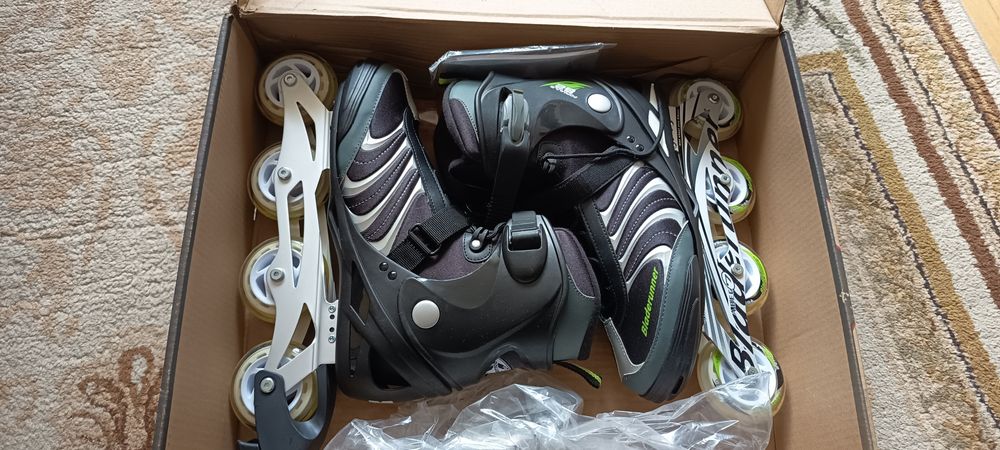 Нови, неупотребявани ролери BLADERUNNER