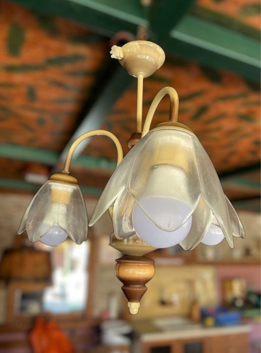 Класически полилей за таван.