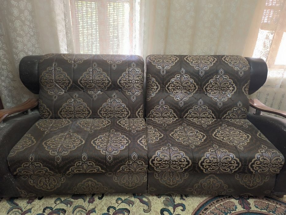 Продается уголок