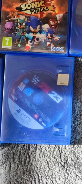 Плейстейшън 5 + игри и 2 джойстика