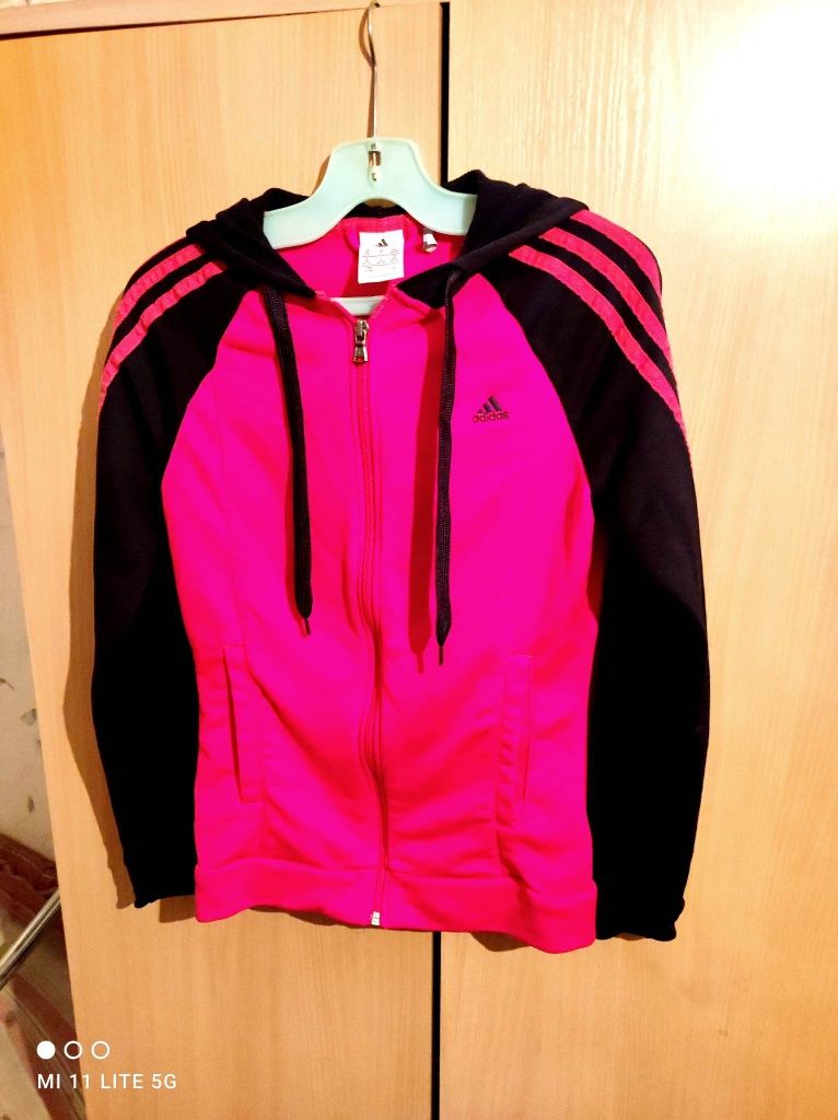 Adidas woment tishart