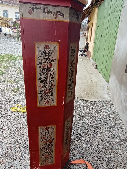 Dulap antic. Pentru colectionari. Usor negociabil