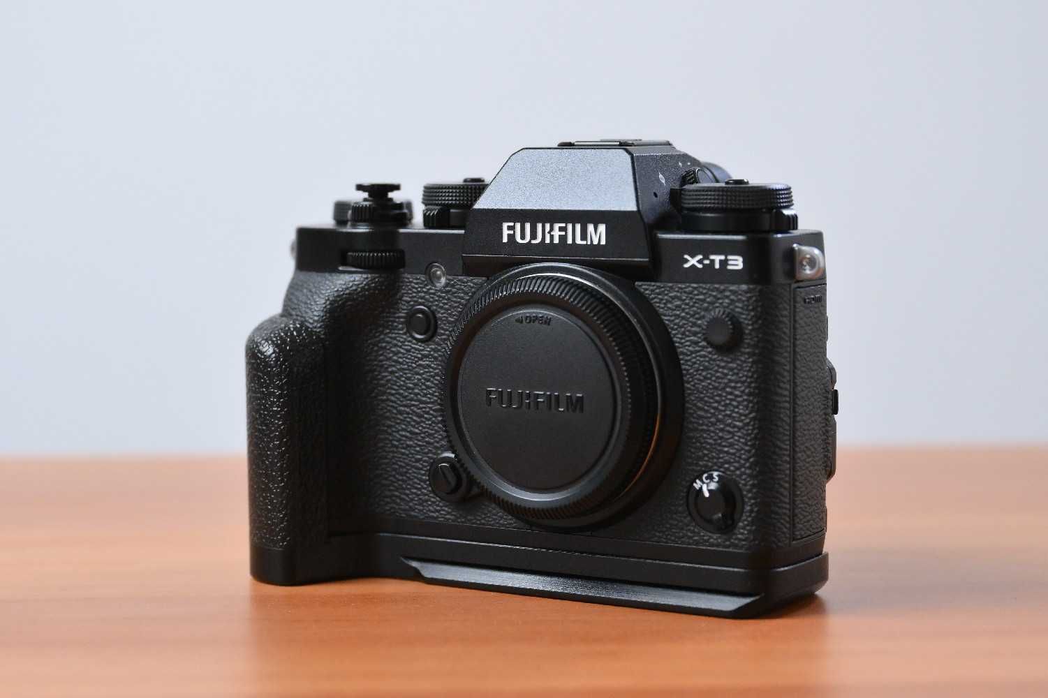 Fujifilm XT3 + Fuji baterry grip + Meike hand grip