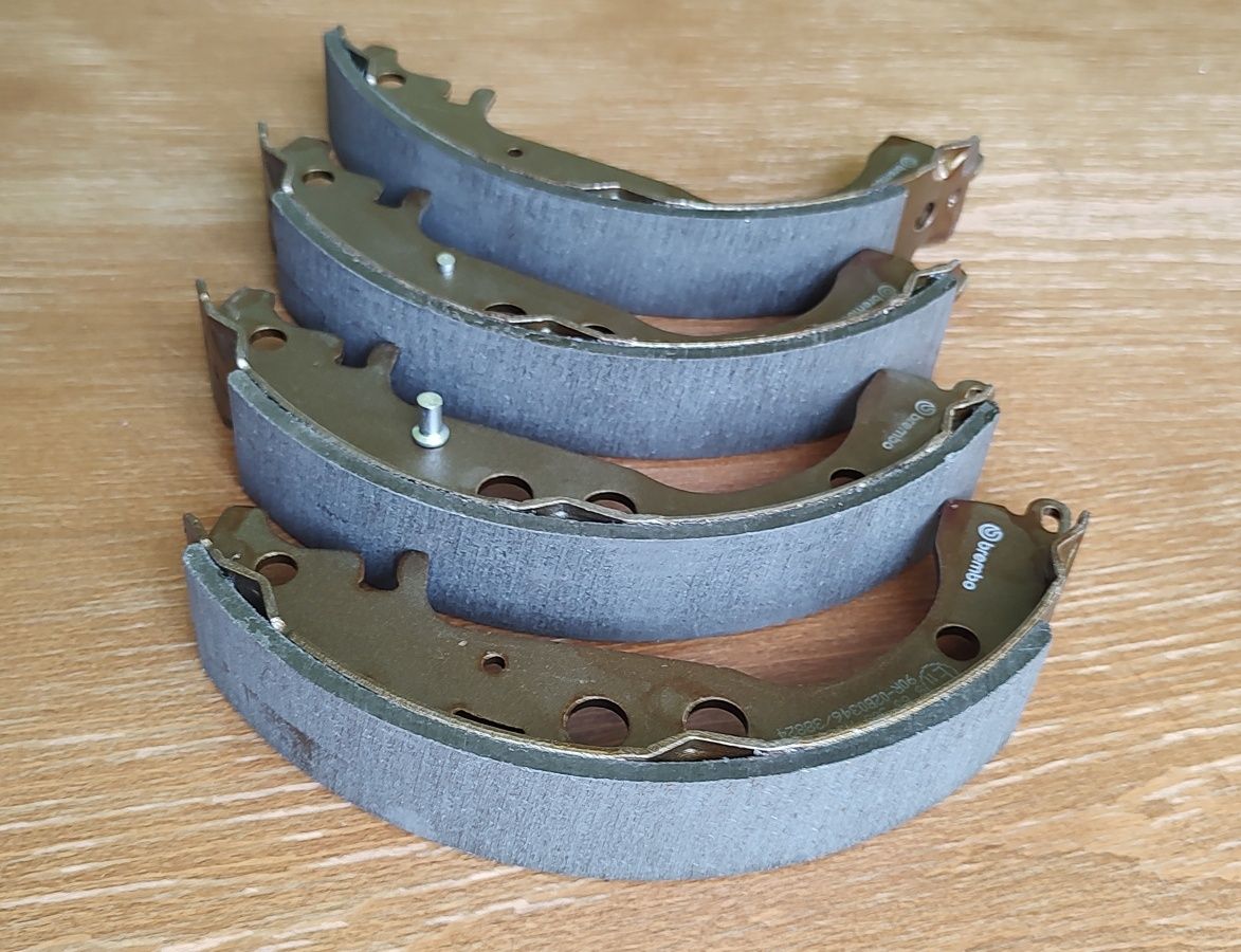 Спирачни челюсти Brembo за Toyota Yaris