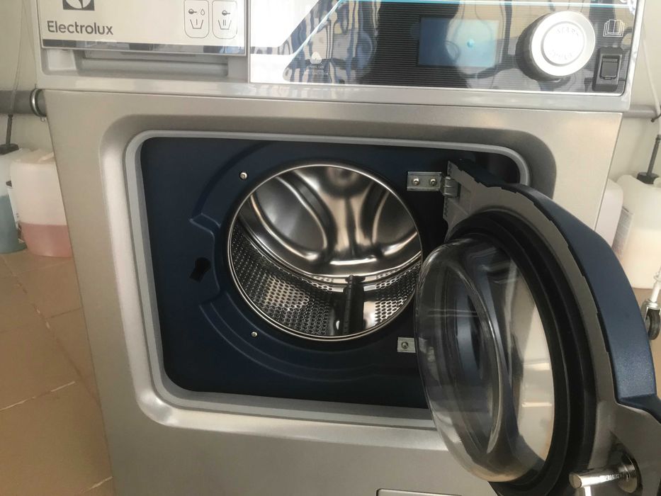 Masina de spalat / uscator / masa de calcat / calandru