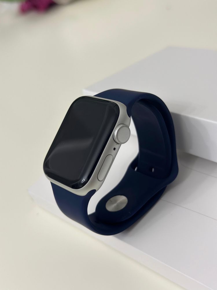 Apple Watch SE 2 Gen 40 мм серебристый