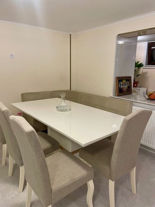 Ъглов Диван и 4 стола