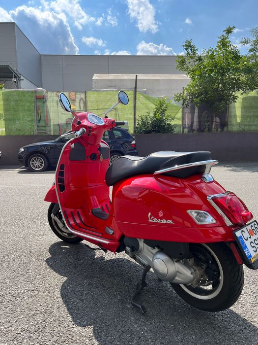 Piaggio Vespa 300 GTS