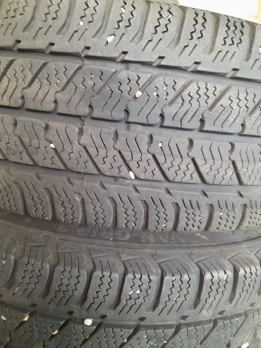 Продава джанти с гуми 205 65 16С за Опел Виваро,Рено Трафик,Нисан