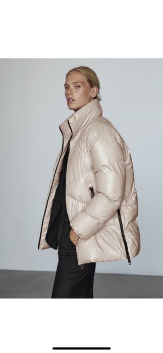 Продам зимнюю куртку Massimo Dutti, молочного цвета, теплая, новая!