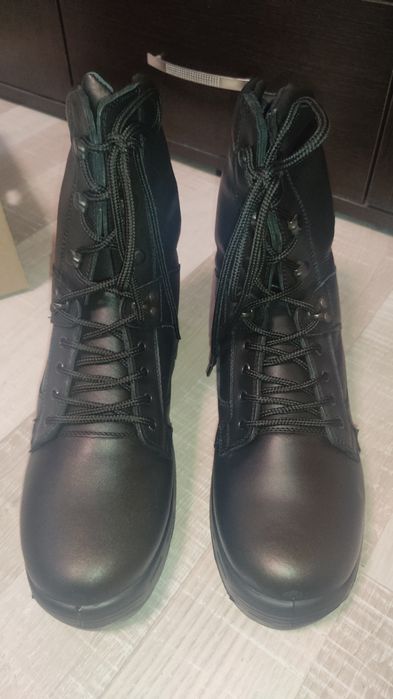 Кубинки от естествена кожа, с надпис Полиция на езика, 43 номер - нови