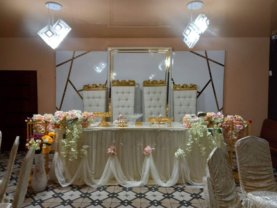 Свадебный трон ,Столы стулья. Диваны . Мармиты . Мармитдиваны