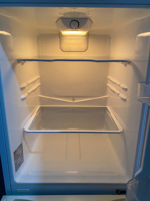 Холодильник в рабочем состояний