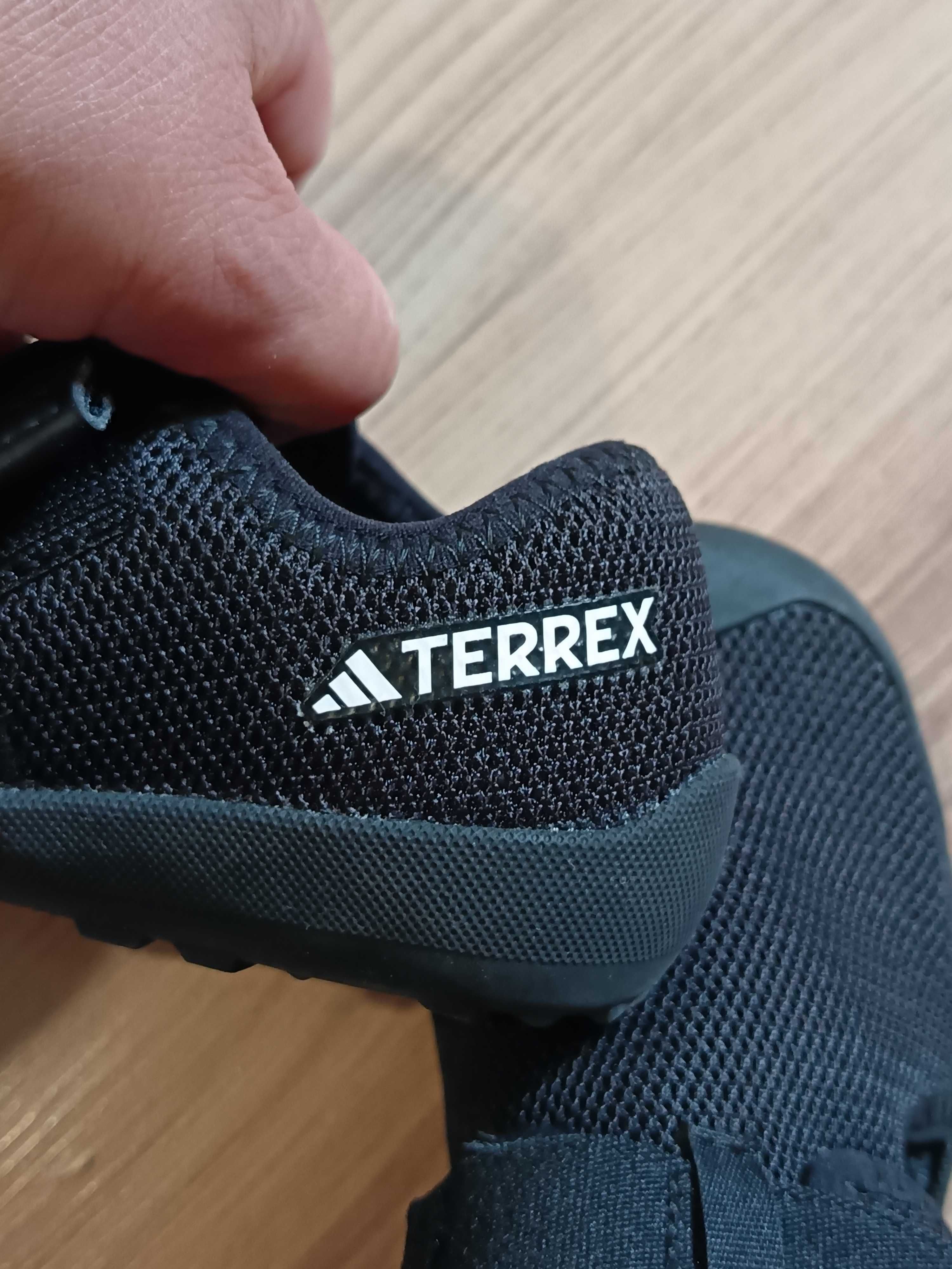 Нови Adidas детски сандали 27 номер