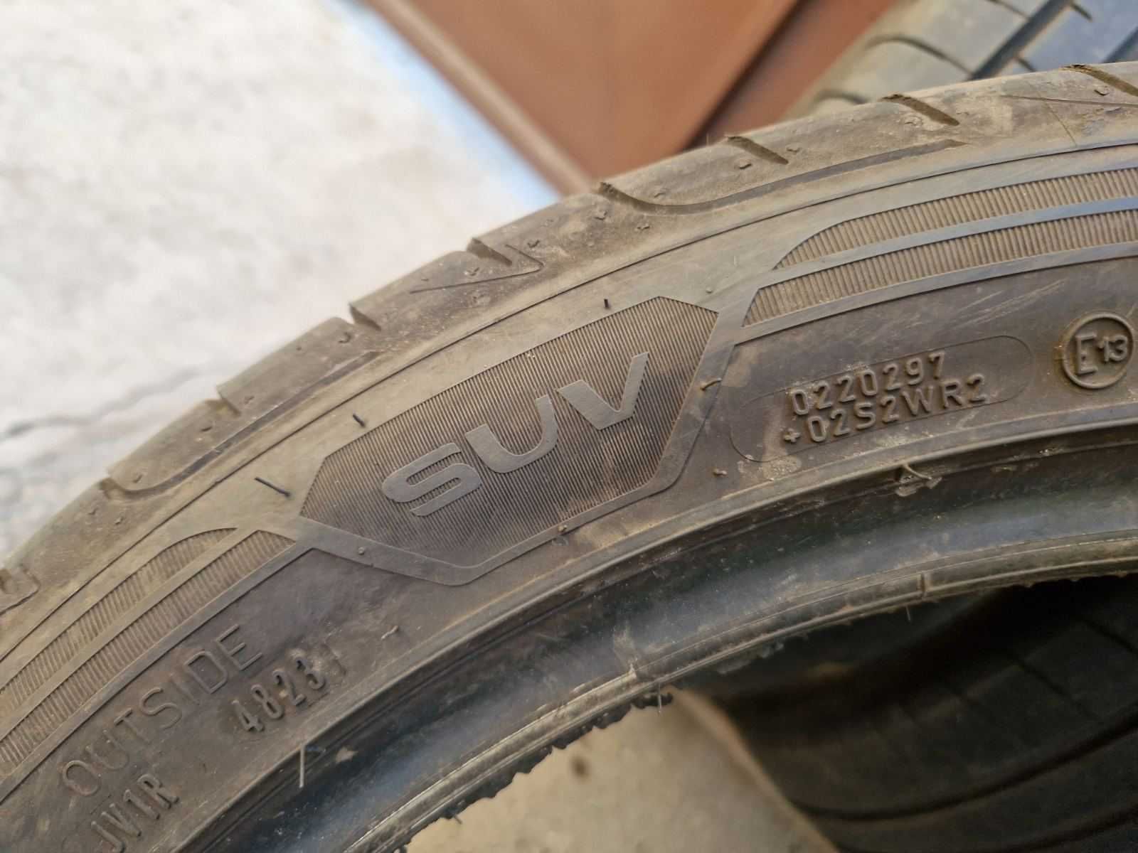 4 Goodyear R20 235/45
летни гуми SUV
DOT4823