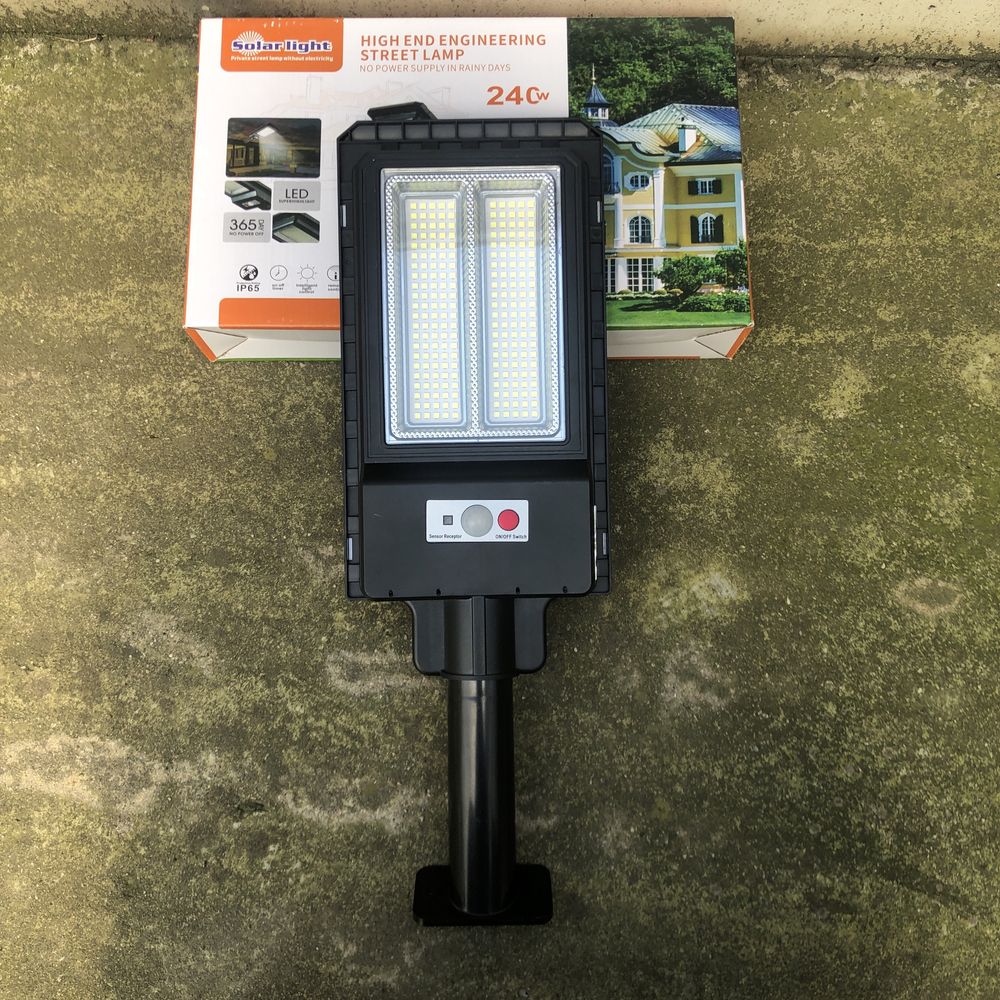 Lampa solară stradală 240 W