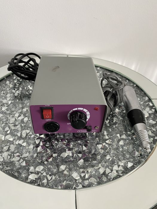 Pila electrica/freza perfect functionala aproape noua