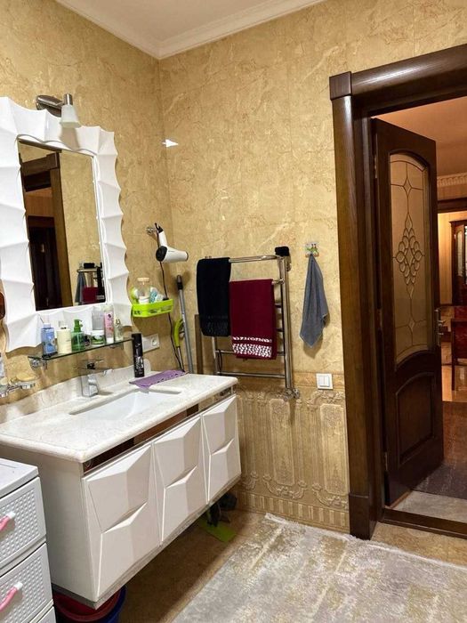 ПРОДАЁТСЯ квартира в Юнусабадском районе 2/6/8 140м2