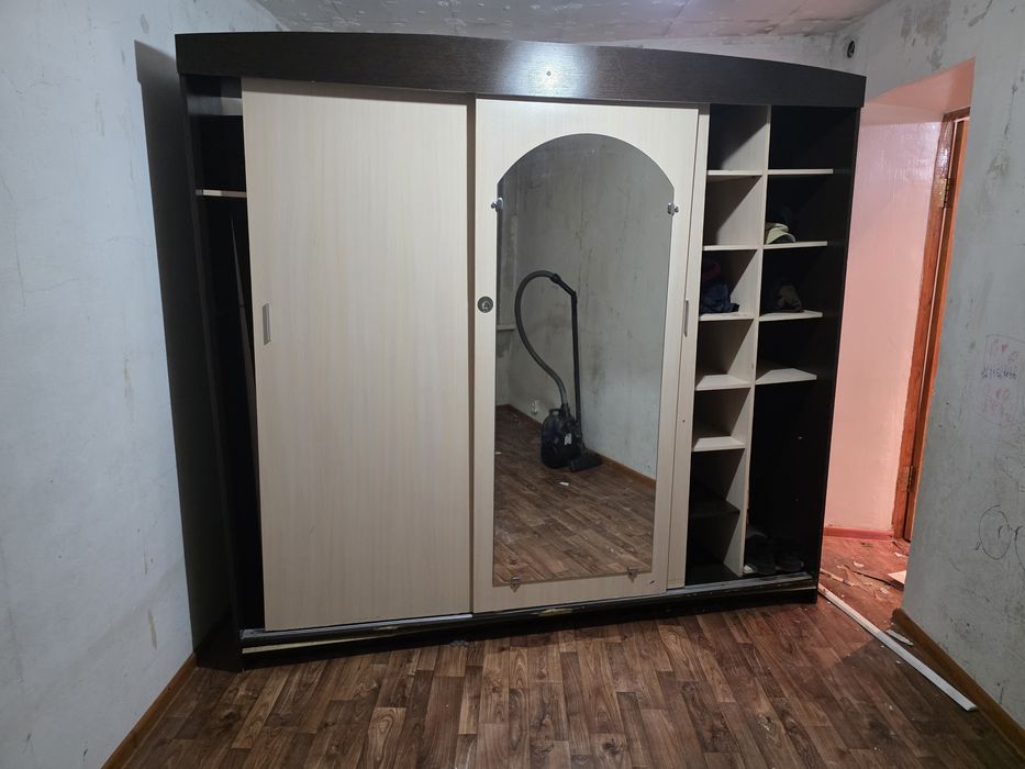 Продам Шкаф срочно самовывоз
