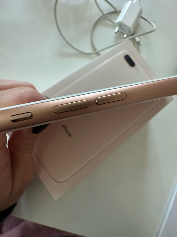 В отлично състояние! iPhone 8 plus, 64GB, rose gold,