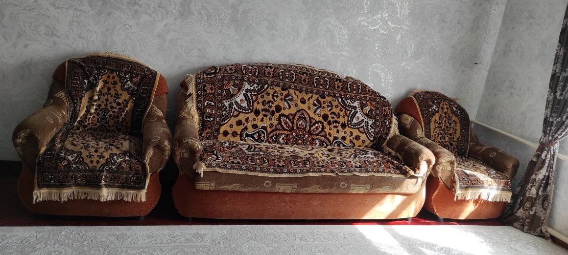 Диван   с кресломи