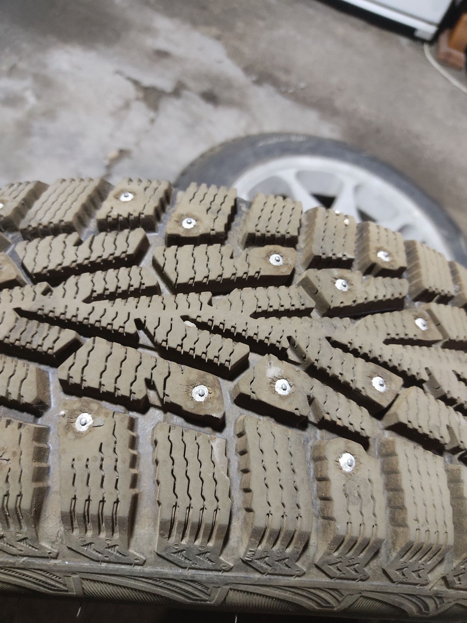 Диски с зимней резиной  Cordiant Snow Cross 185/60 R15 84T с шипами