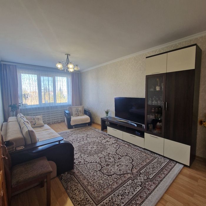 3комнатная квартира ленинградской планировки ,4/5,, в р-н "Тайги",69м2