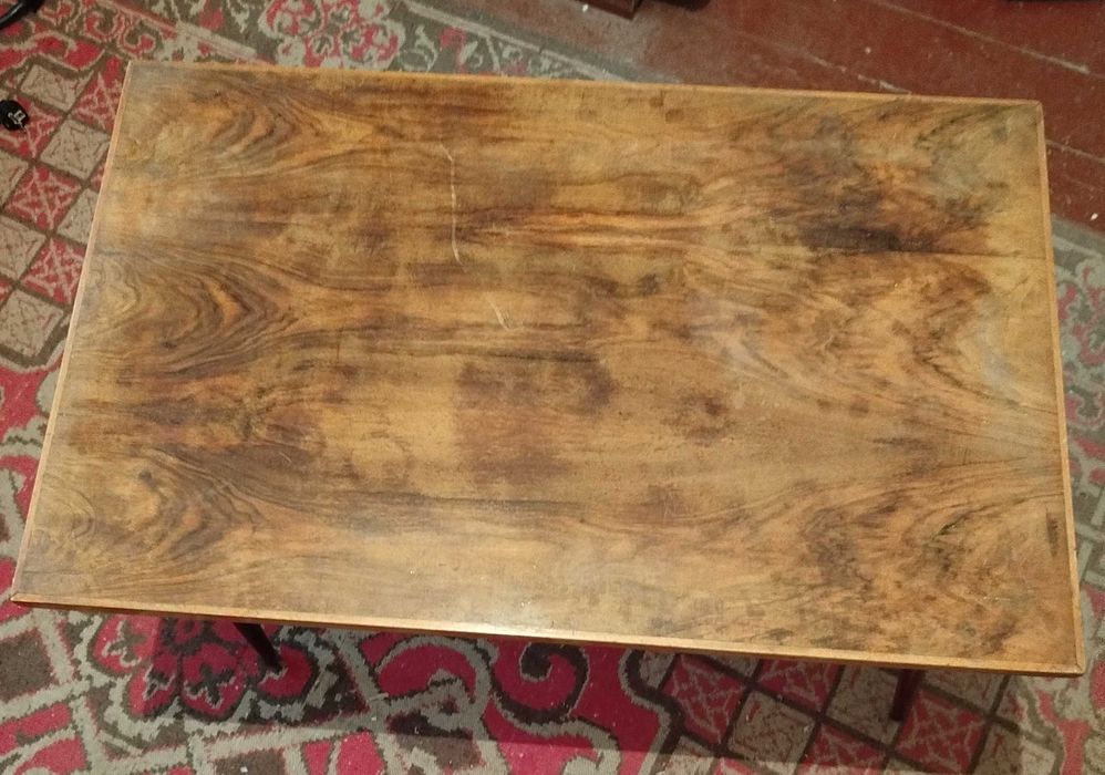 стара масичка с навиващи крака 80/50см.