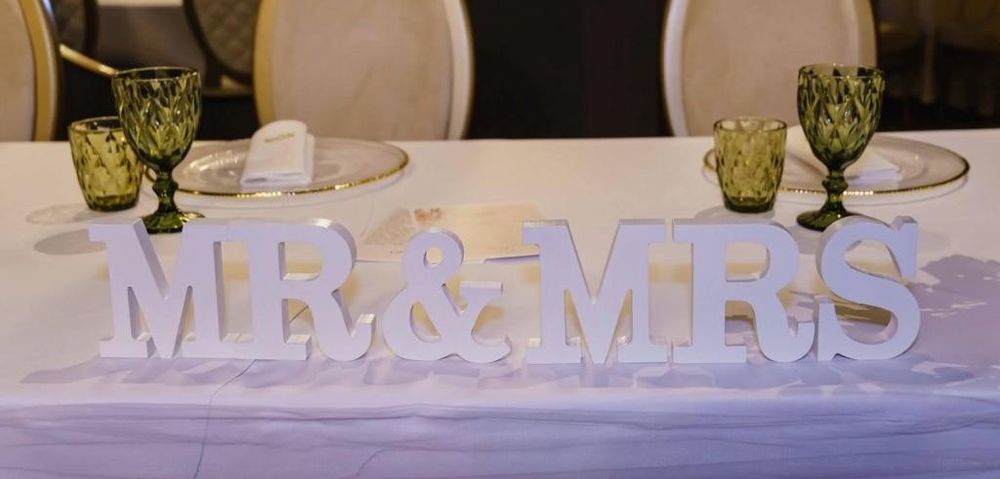 Ornamente nunta MR & MRS lemn