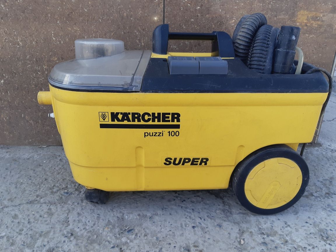 Продам профессиональное моющий пылесос KARCHER PUZZI  100