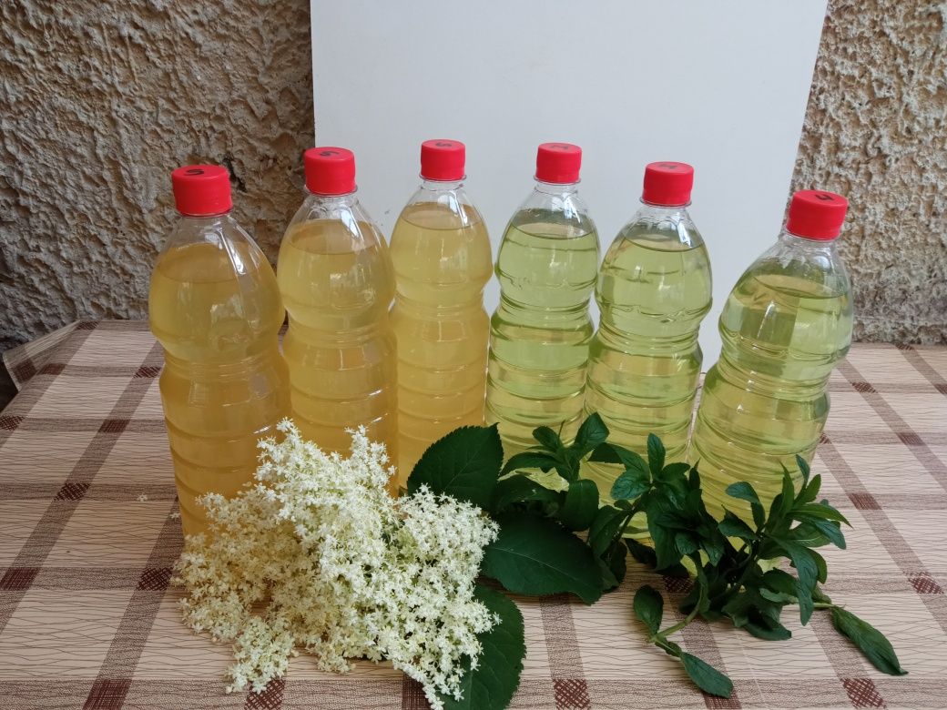 Sirop natural de soc și mentă..