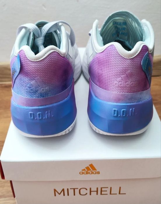 Vând /schimb Adidas Don Issue 4 nr. 42 (26.5cm)