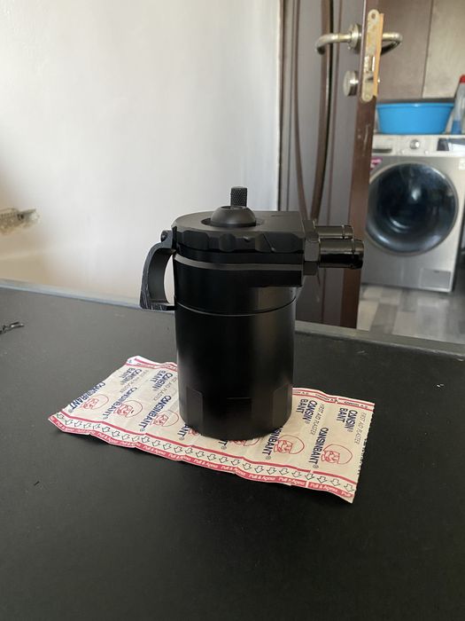 Oil catch can universal