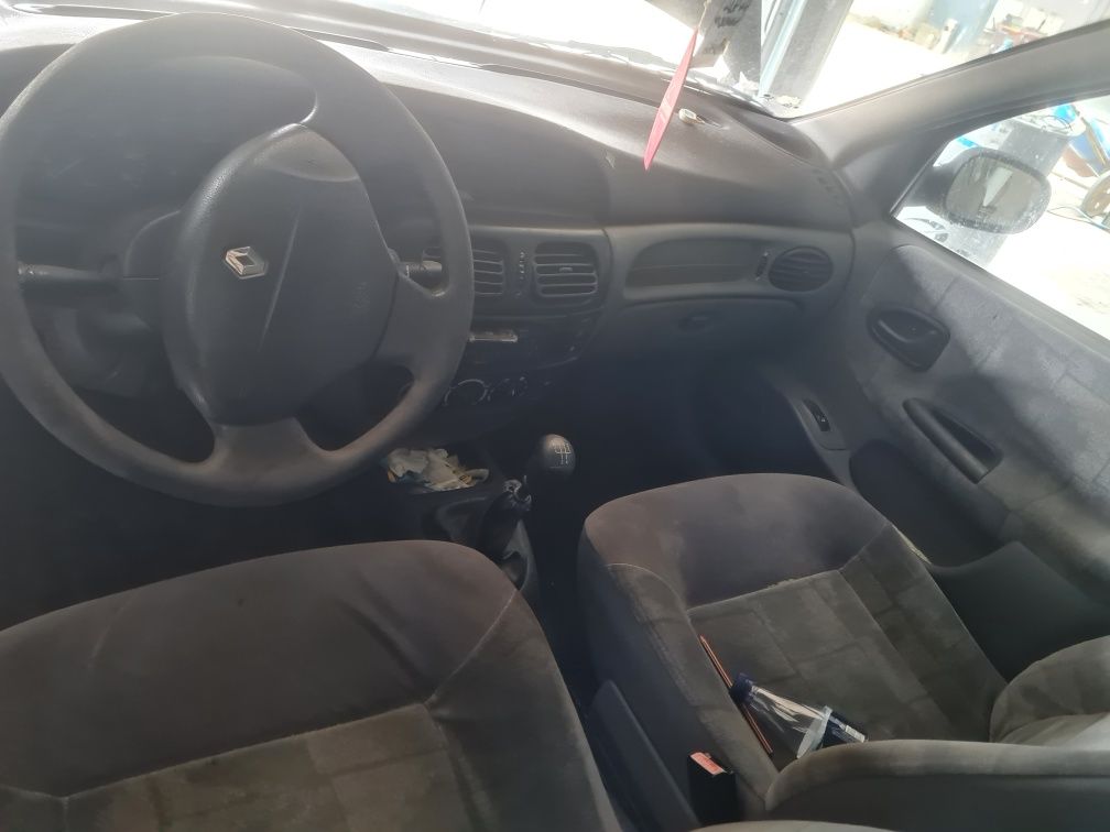 Dezmembrez Renault Megane 1,6 benzină/ 1.9 diesel