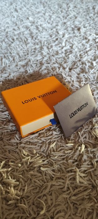 Портфейл Louis Vuitton с кутия и сертификат.