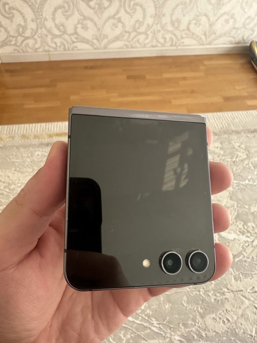 Samsung Zflip 5 256 gb в идеальном состоянии