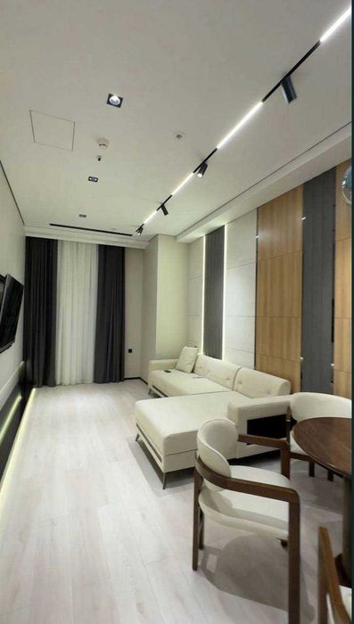 Срочно!!! Сдаётся квартира в ЖК Poytaxt Gavhari 2/2/10 901*