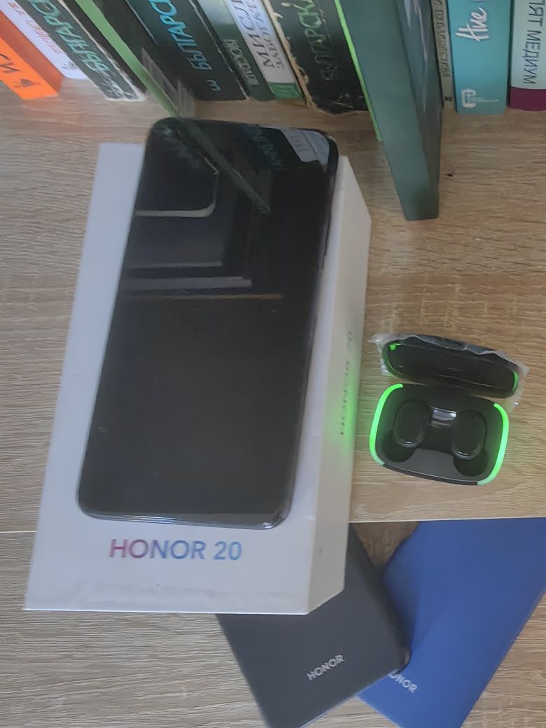 HONOR 20 без забележки
