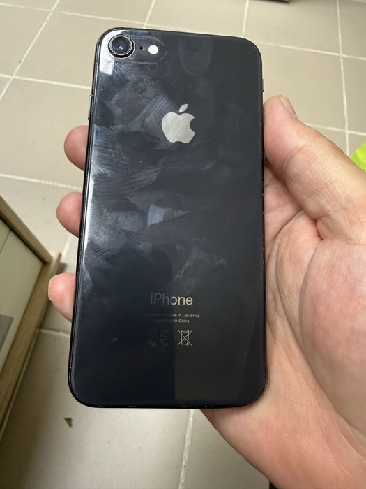 iPhone 8 64gb - с дефект