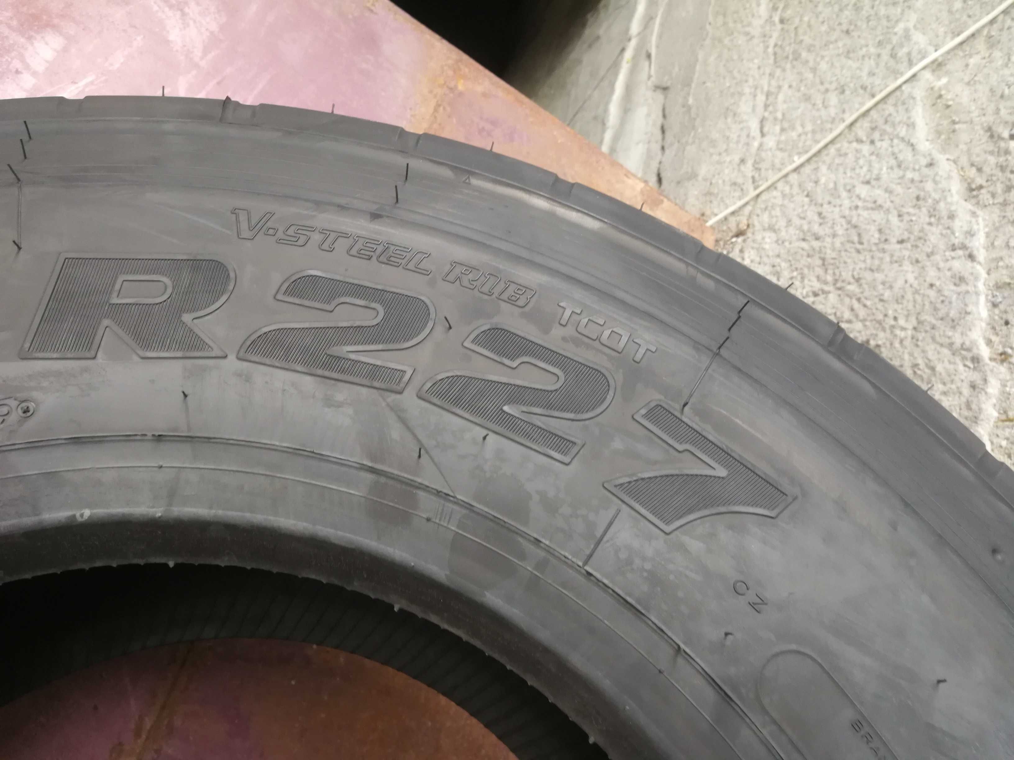 2 Нови гуми R19.5 305/70 Bridgestone R227 148M M+S 18PR 1320ЛВ. С ДДС