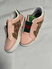 Adidasi gucci fetițe cu elastic 

22 22 23 23 24 24 25 25 26 27 27 28