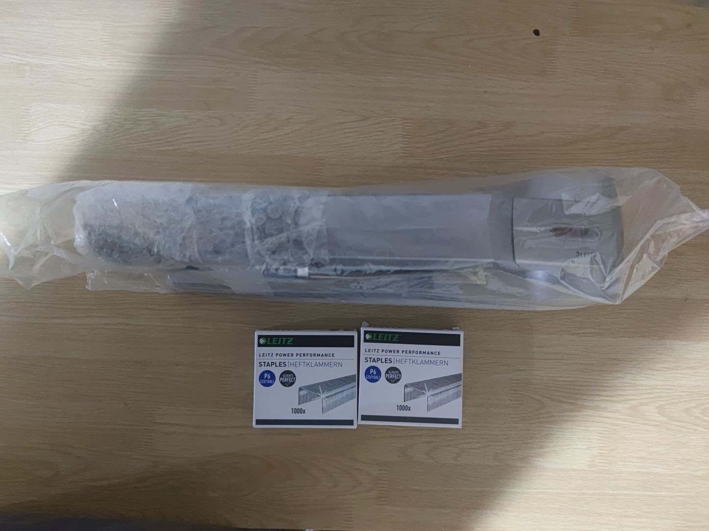 Capsator profesional Leitz